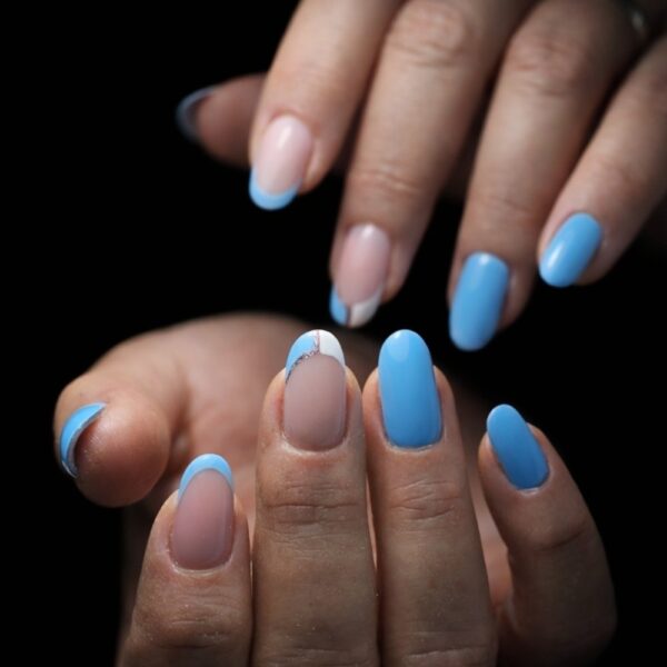 baby blue – nježna pastelno plava nijansa gel polish plavi trajni lak