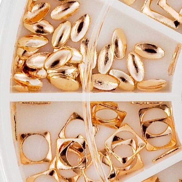nail art box sa srebrnim rose gold ukrasima