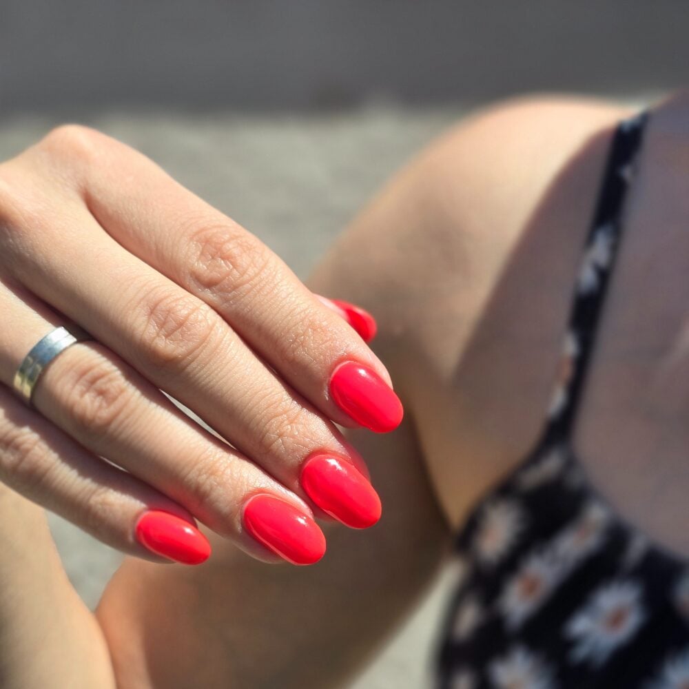 watermelon 15ml – trajni lak u sočnoj nijansi lubenice crevni trajni lak narančasti trajni lak