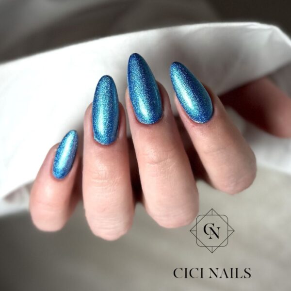 163 frozen lake 15ml plavi gel lak s zimskim sjajom na noktima cici nails