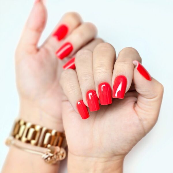 193--lustrous-love crveni nokti cici nails