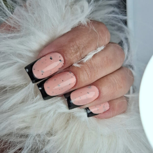 199 peach dreamland bež trajni lak sa crnim ljuskicama cici nails