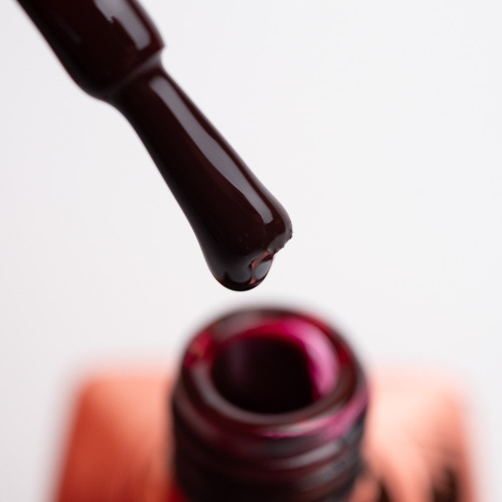 76 – Modern Red 15ml – Tamnocrvena elegancija na noktima - Slika 2
