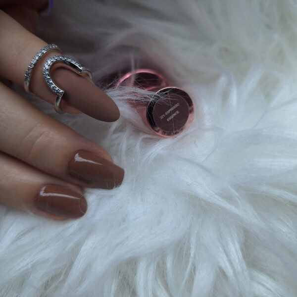 221 espresso essence 15ml smeđi trajni lak - Cici Nails