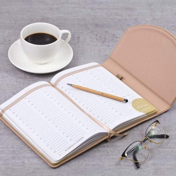 planer beige 2026 – elegancija i organizacija sve u jednom