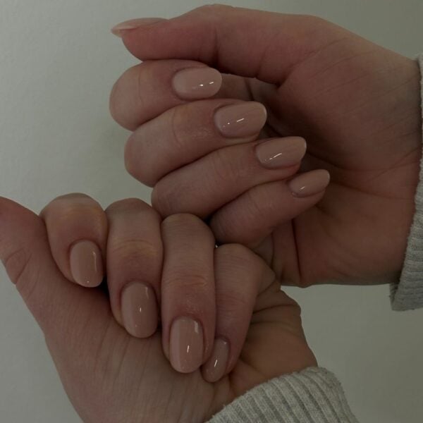 build base biscotti nude 15ml topla krem bež nijansa trajni lak