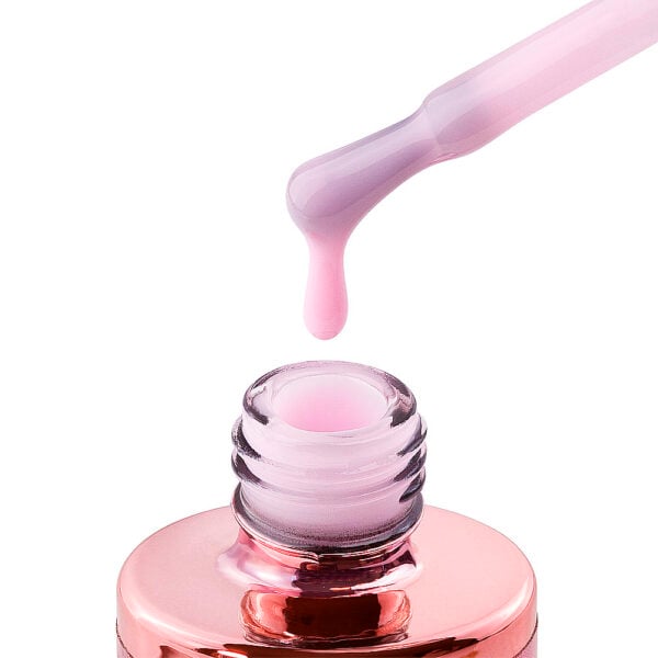 master perfection charmissy – blush efekt na noktima