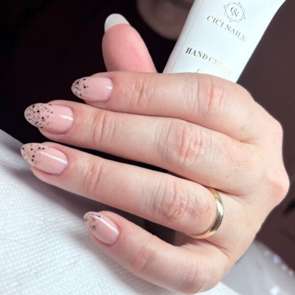 master perfection nudissimo gel lak i velvet black flakes