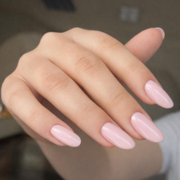 level up strawberry milk gradivni gel u mliječno nude nijansi cici nails gradivni gel