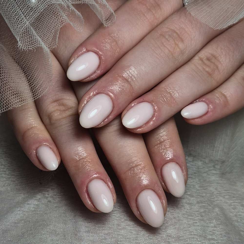 hard biab moon kiss idealan izbor za ojačane, ženstvene nokte cici nails