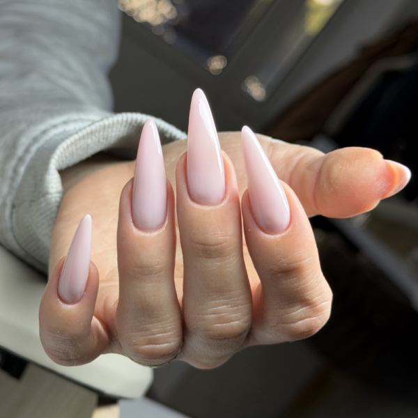 level up strawberry milk gradivni gel u mliječno nude nijansi cici nails gelirani nokti