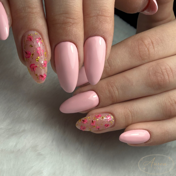 208 blush milk trajni lak u puderasto mliječnoj nijansi i suho cvijeće set 1