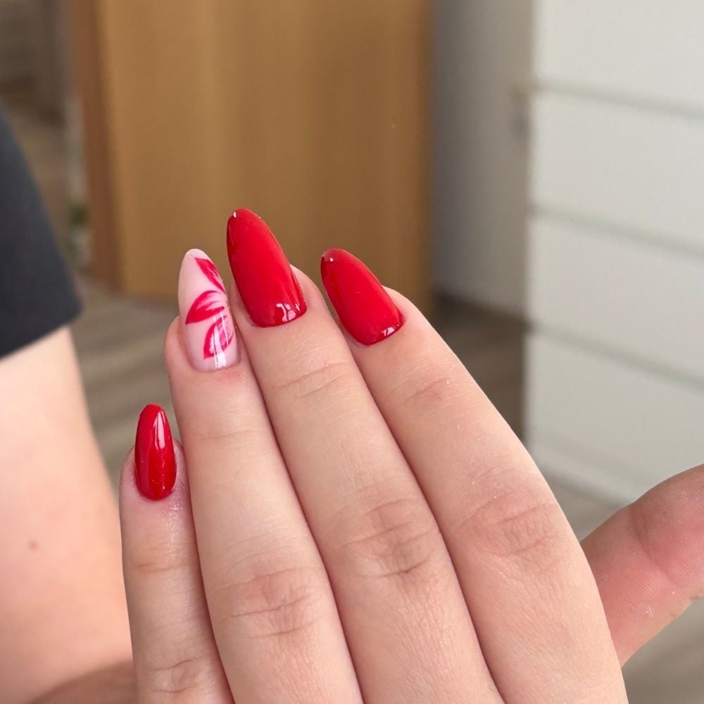 flora 8ml sočna malinasto crvena boja za nokte cici nails