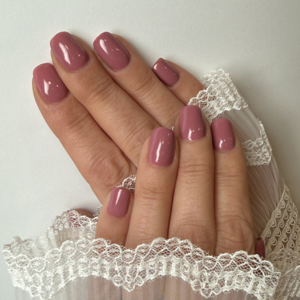 selena trajni lak u romantičnoj ružičastoj nijansi gel polish cici nails