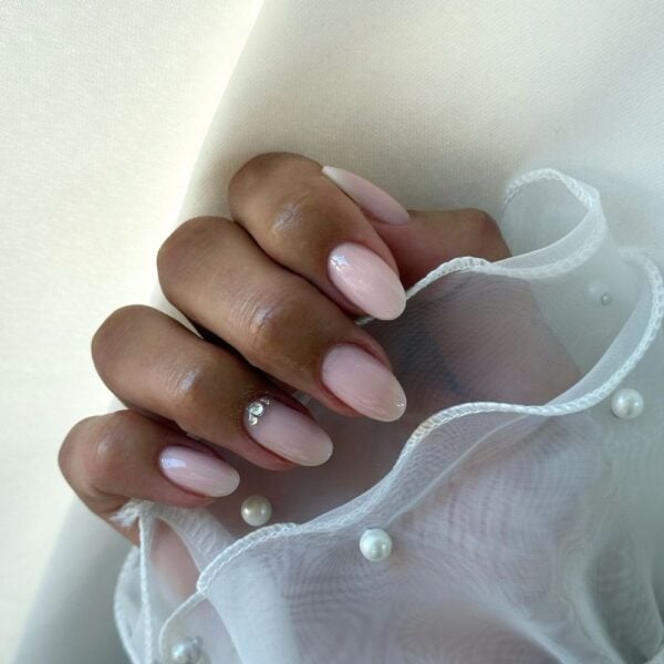level up cashmere mliječno roza gradivni gel cici nails