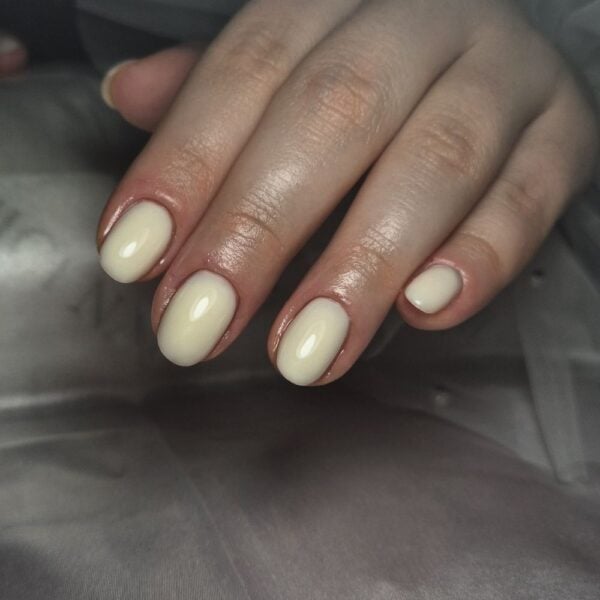 build base banana puding gradivna baza u krem pastelnoj nijansi cici nails