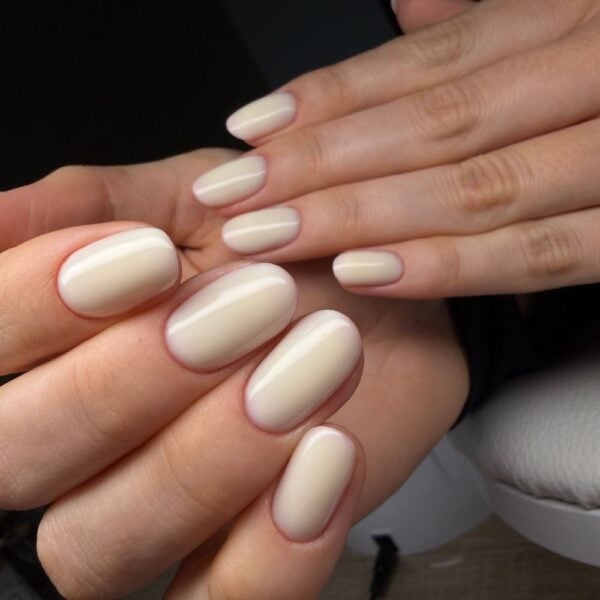 build base banana puding gradivna baza u krem pastelnoj nijansi cici nails