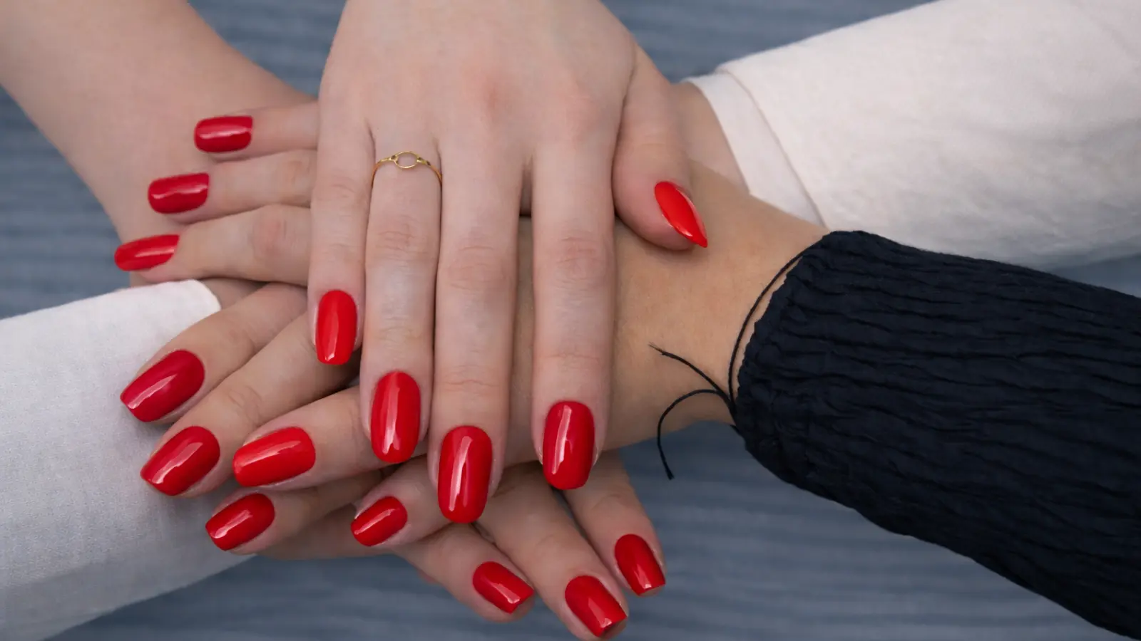 crveni nokti ingografika cici nails