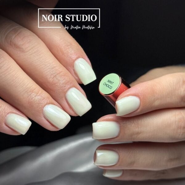 build base mint choco gradivna baza u nježnoj mint nijansi cici nails