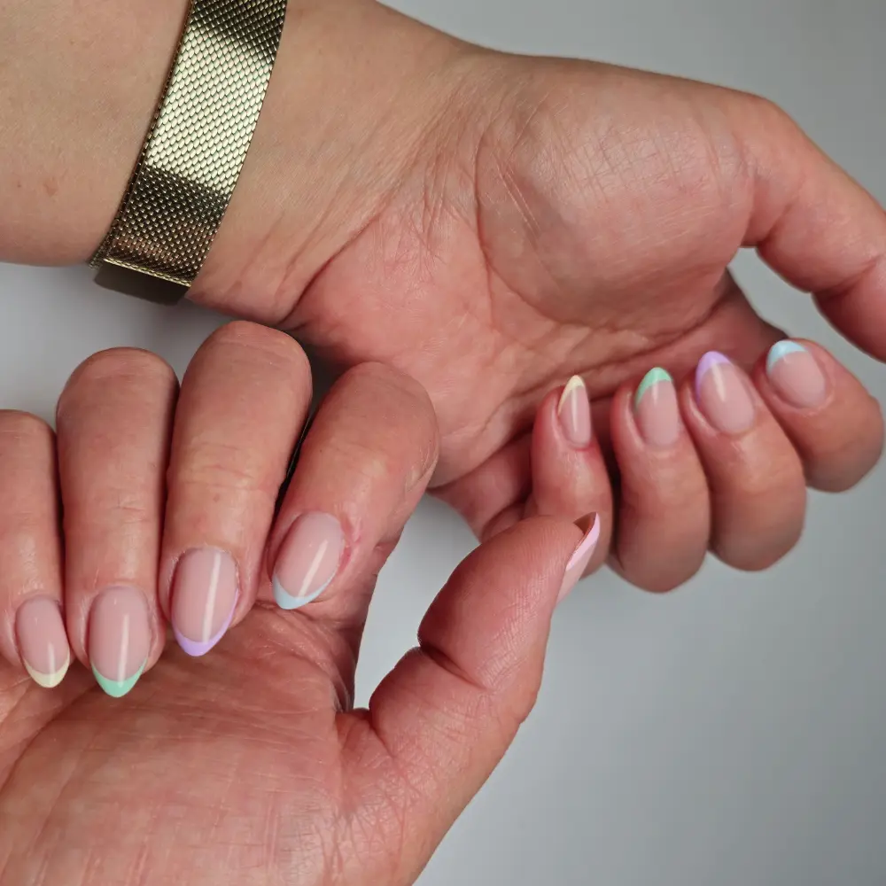 šarene nijanse pastelni french cici nails