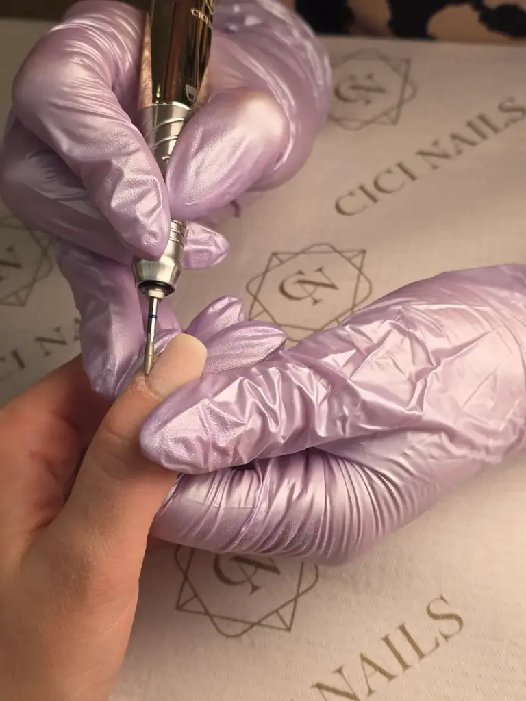 rad s brusilicom cici nails smart gold