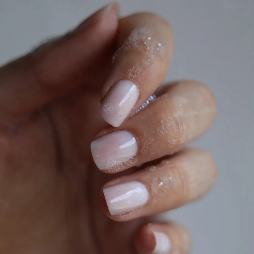 cici nails nude nokti elegantna manikura